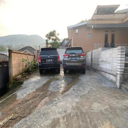Villa Edwin Puncak Bogor Buitenkant foto